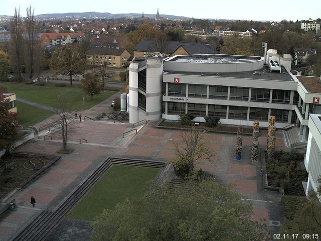 Foto der Webcam: Verwaltungsgebäude, Innenhof mit Audimax, Hörsaal-Gebäude 1