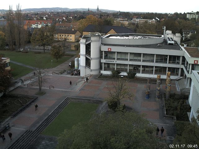 Foto der Webcam: Verwaltungsgebäude, Innenhof mit Audimax, Hörsaal-Gebäude 1