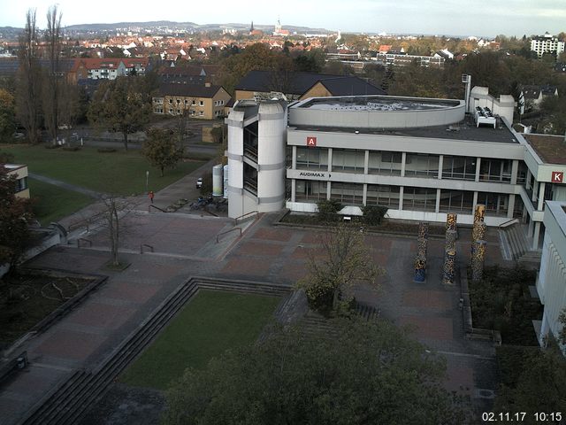 Foto der Webcam: Verwaltungsgebäude, Innenhof mit Audimax, Hörsaal-Gebäude 1