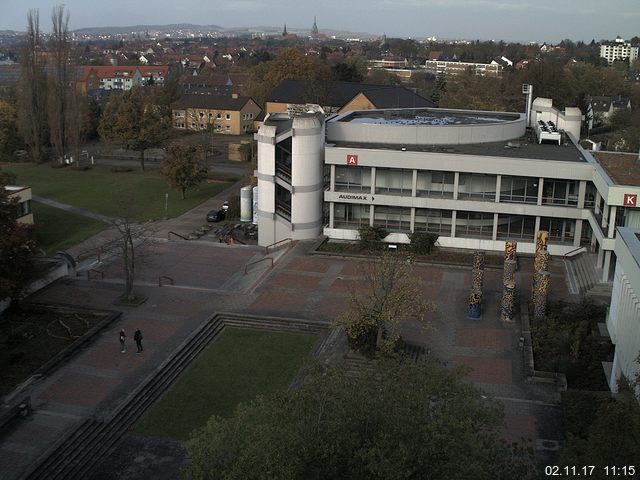 Foto der Webcam: Verwaltungsgebäude, Innenhof mit Audimax, Hörsaal-Gebäude 1