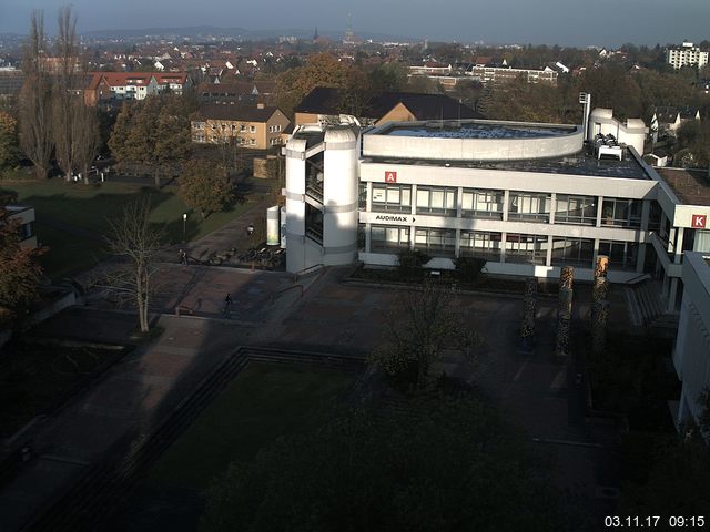 Foto der Webcam: Verwaltungsgebäude, Innenhof mit Audimax, Hörsaal-Gebäude 1