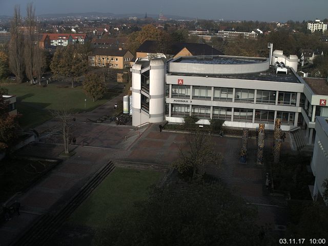 Foto der Webcam: Verwaltungsgebäude, Innenhof mit Audimax, Hörsaal-Gebäude 1