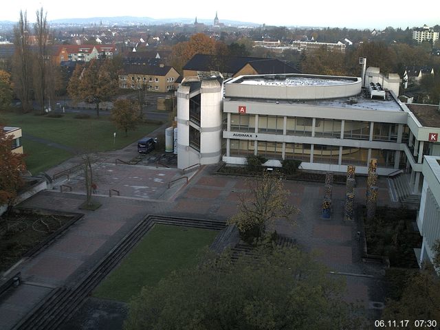 Foto der Webcam: Verwaltungsgeb&auml;ude, Innenhof mit Audimax, H&ouml;rsaal-Geb&auml;ude 1