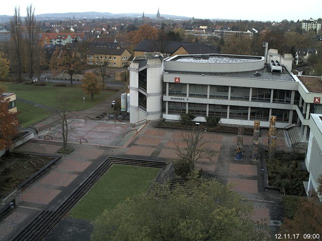 Foto der Webcam: Verwaltungsgebäude, Innenhof mit Audimax, Hörsaal-Gebäude 1