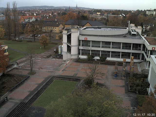 Foto der Webcam: Verwaltungsgebäude, Innenhof mit Audimax, Hörsaal-Gebäude 1