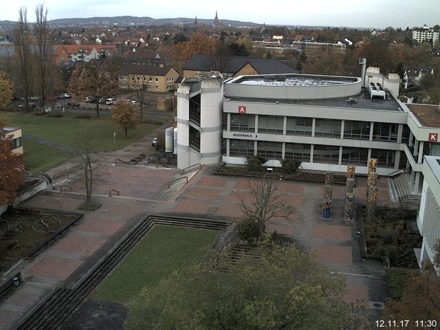 Foto der Webcam: Verwaltungsgebäude, Innenhof mit Audimax, Hörsaal-Gebäude 1