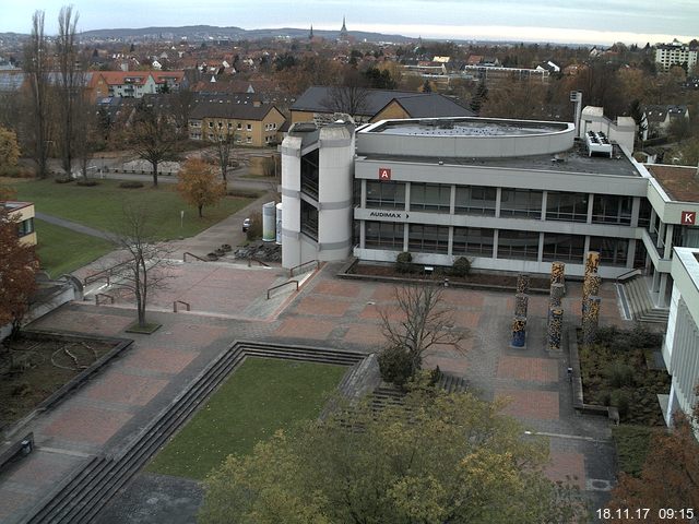 Foto der Webcam: Verwaltungsgebäude, Innenhof mit Audimax, Hörsaal-Gebäude 1