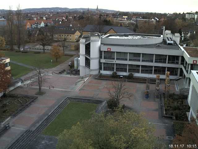 Foto der Webcam: Verwaltungsgebäude, Innenhof mit Audimax, Hörsaal-Gebäude 1