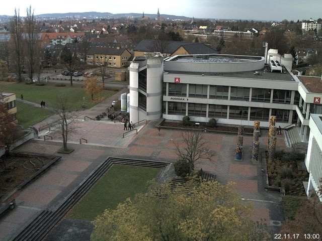 Foto der Webcam: Verwaltungsgebäude, Innenhof mit Audimax, Hörsaal-Gebäude 1