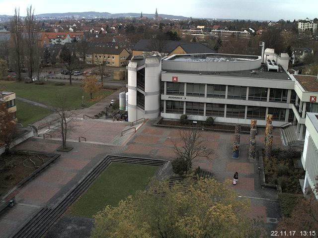 Foto der Webcam: Verwaltungsgebäude, Innenhof mit Audimax, Hörsaal-Gebäude 1