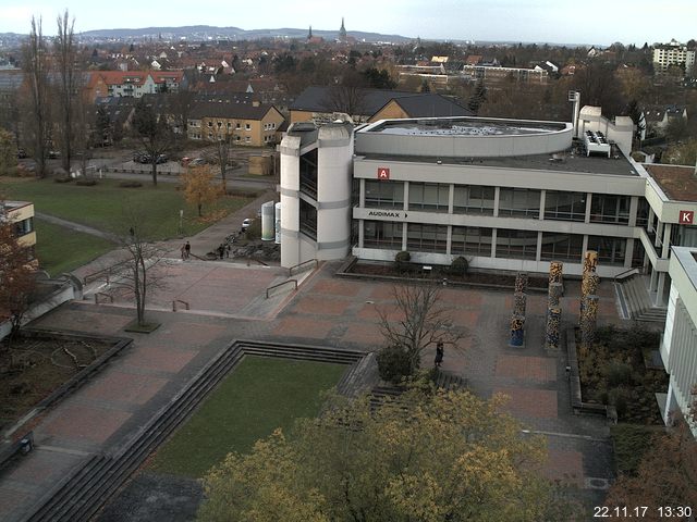 Foto der Webcam: Verwaltungsgebäude, Innenhof mit Audimax, Hörsaal-Gebäude 1