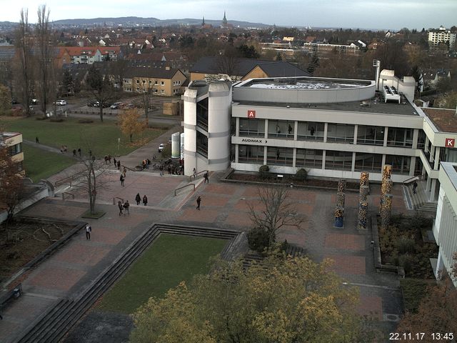 Foto der Webcam: Verwaltungsgebäude, Innenhof mit Audimax, Hörsaal-Gebäude 1