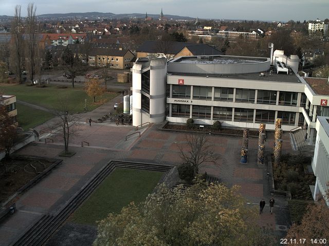 Foto der Webcam: Verwaltungsgebäude, Innenhof mit Audimax, Hörsaal-Gebäude 1