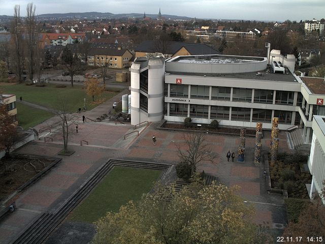 Foto der Webcam: Verwaltungsgebäude, Innenhof mit Audimax, Hörsaal-Gebäude 1