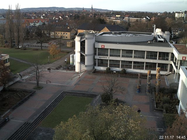 Foto der Webcam: Verwaltungsgebäude, Innenhof mit Audimax, Hörsaal-Gebäude 1