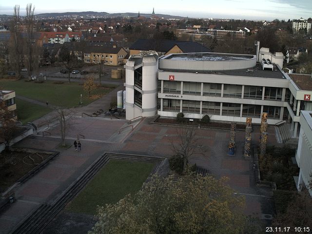 Foto der Webcam: Verwaltungsgebäude, Innenhof mit Audimax, Hörsaal-Gebäude 1