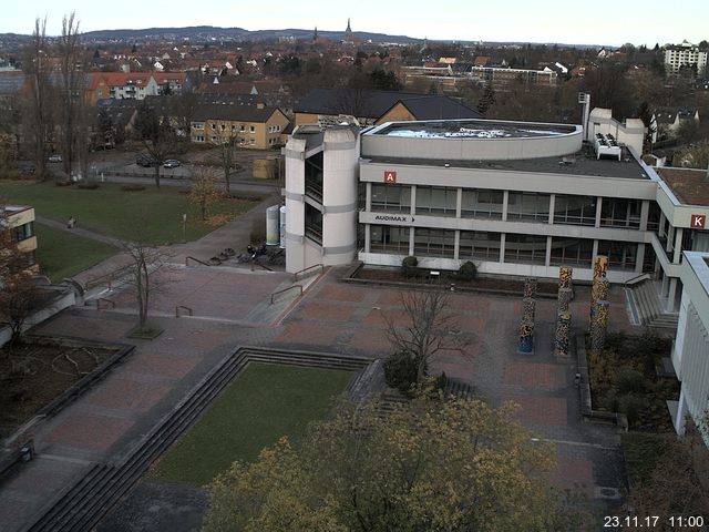 Foto der Webcam: Verwaltungsgebäude, Innenhof mit Audimax, Hörsaal-Gebäude 1