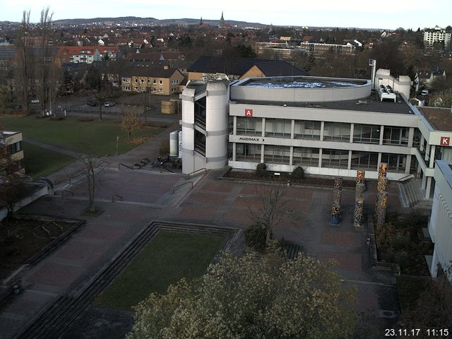 Foto der Webcam: Verwaltungsgebäude, Innenhof mit Audimax, Hörsaal-Gebäude 1