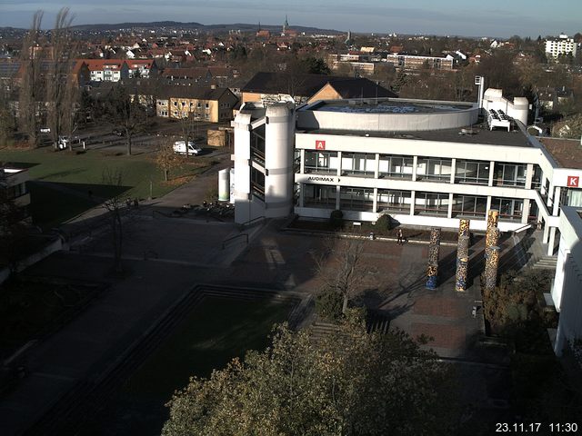 Foto der Webcam: Verwaltungsgebäude, Innenhof mit Audimax, Hörsaal-Gebäude 1