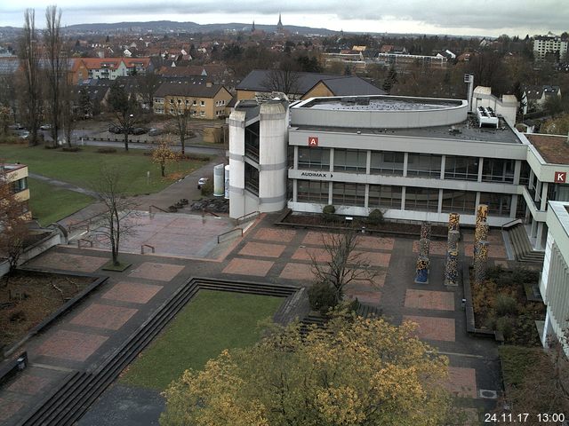 Foto der Webcam: Verwaltungsgebäude, Innenhof mit Audimax, Hörsaal-Gebäude 1