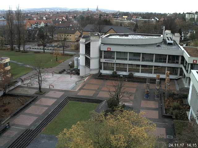 Foto der Webcam: Verwaltungsgebäude, Innenhof mit Audimax, Hörsaal-Gebäude 1