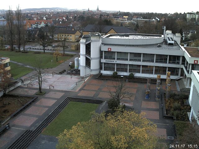 Foto der Webcam: Verwaltungsgebäude, Innenhof mit Audimax, Hörsaal-Gebäude 1