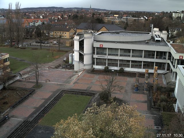 Foto der Webcam: Verwaltungsgebäude, Innenhof mit Audimax, Hörsaal-Gebäude 1