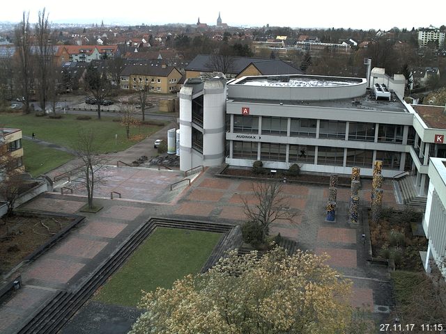 Foto der Webcam: Verwaltungsgebäude, Innenhof mit Audimax, Hörsaal-Gebäude 1