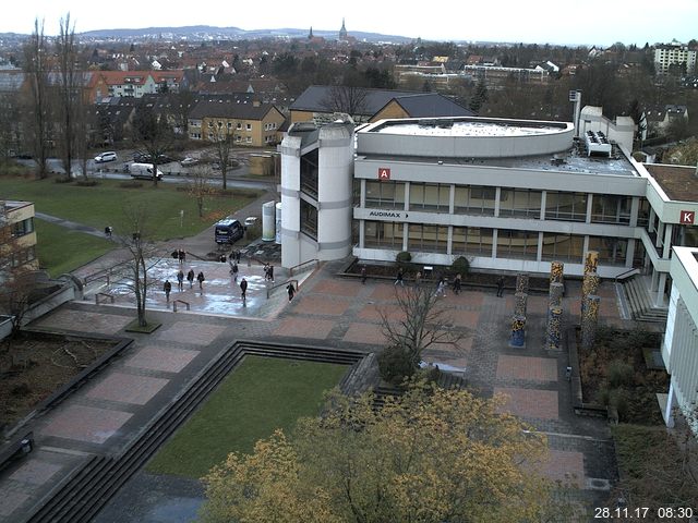 Foto der Webcam: Verwaltungsgebäude, Innenhof mit Audimax, Hörsaal-Gebäude 1