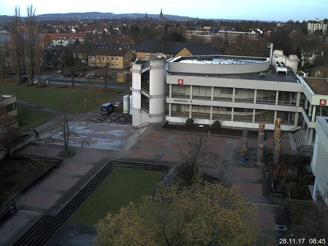 Foto der Webcam: Verwaltungsgebäude, Innenhof mit Audimax, Hörsaal-Gebäude 1