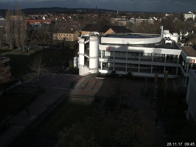 Foto der Webcam: Verwaltungsgebäude, Innenhof mit Audimax, Hörsaal-Gebäude 1