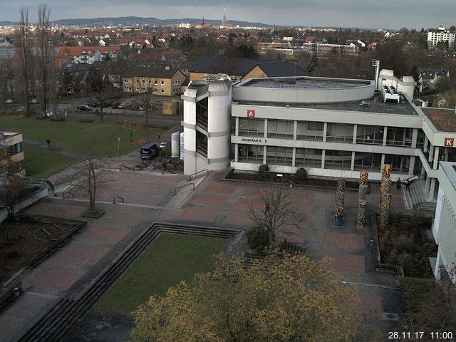 Foto der Webcam: Verwaltungsgebäude, Innenhof mit Audimax, Hörsaal-Gebäude 1