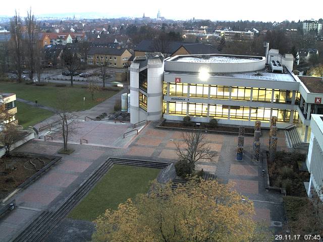 Foto der Webcam: Verwaltungsgeb&auml;ude, Innenhof mit Audimax, H&ouml;rsaal-Geb&auml;ude 1