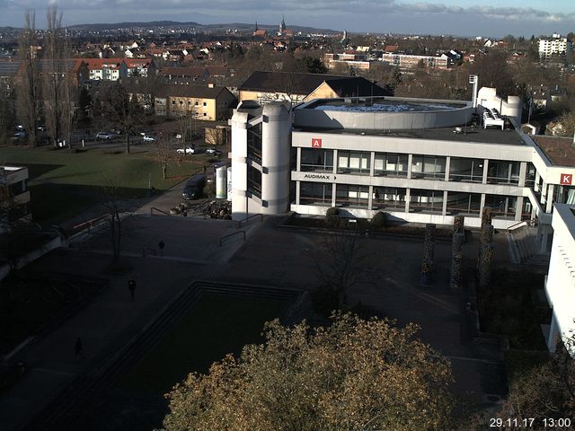 Foto der Webcam: Verwaltungsgebäude, Innenhof mit Audimax, Hörsaal-Gebäude 1