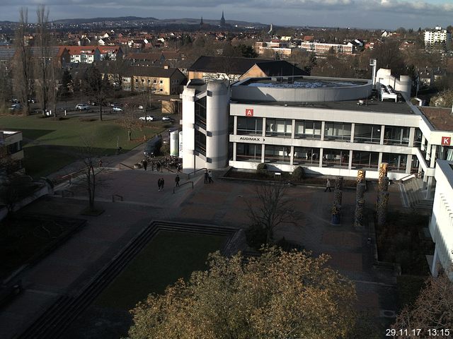 Foto der Webcam: Verwaltungsgebäude, Innenhof mit Audimax, Hörsaal-Gebäude 1