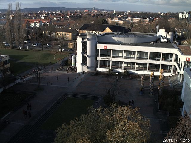 Foto der Webcam: Verwaltungsgebäude, Innenhof mit Audimax, Hörsaal-Gebäude 1