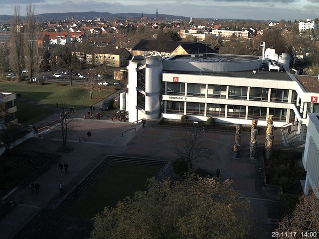 Foto der Webcam: Verwaltungsgebäude, Innenhof mit Audimax, Hörsaal-Gebäude 1