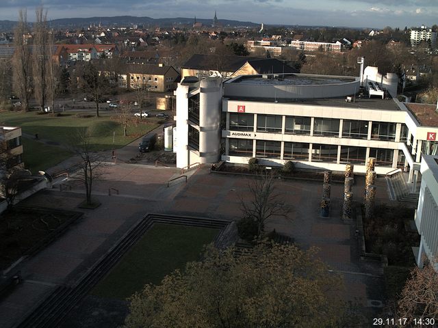 Foto der Webcam: Verwaltungsgebäude, Innenhof mit Audimax, Hörsaal-Gebäude 1