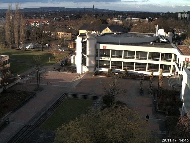 Foto der Webcam: Verwaltungsgebäude, Innenhof mit Audimax, Hörsaal-Gebäude 1