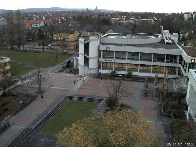 Foto der Webcam: Verwaltungsgebäude, Innenhof mit Audimax, Hörsaal-Gebäude 1