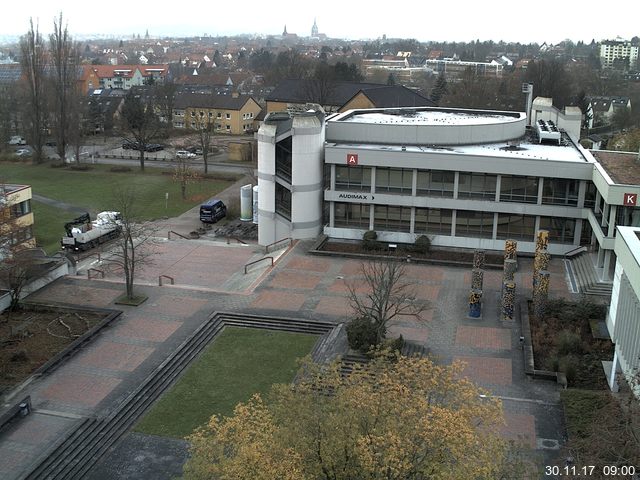 Foto der Webcam: Verwaltungsgebäude, Innenhof mit Audimax, Hörsaal-Gebäude 1