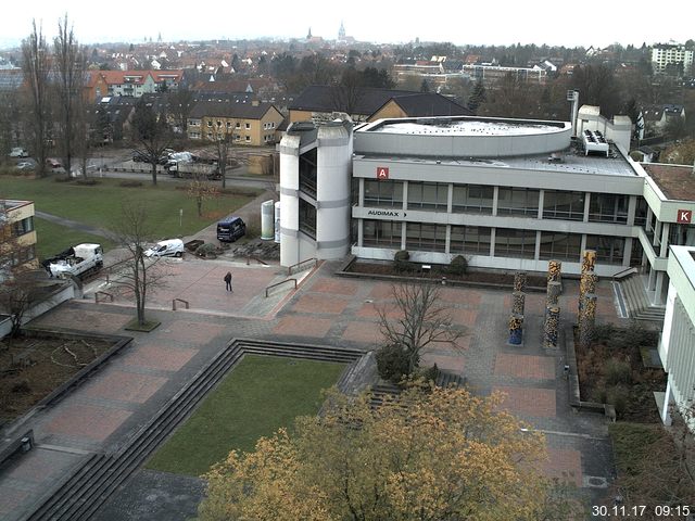 Foto der Webcam: Verwaltungsgebäude, Innenhof mit Audimax, Hörsaal-Gebäude 1