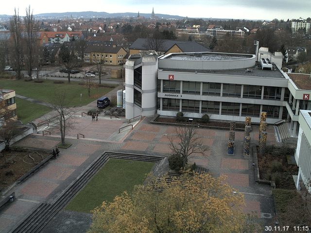 Foto der Webcam: Verwaltungsgebäude, Innenhof mit Audimax, Hörsaal-Gebäude 1