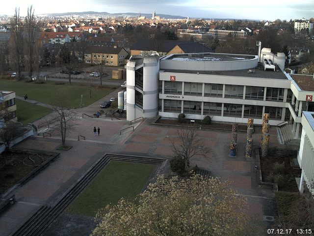 Foto der Webcam: Verwaltungsgeb&auml;ude, Innenhof mit Audimax, H&ouml;rsaal-Geb&auml;ude 1