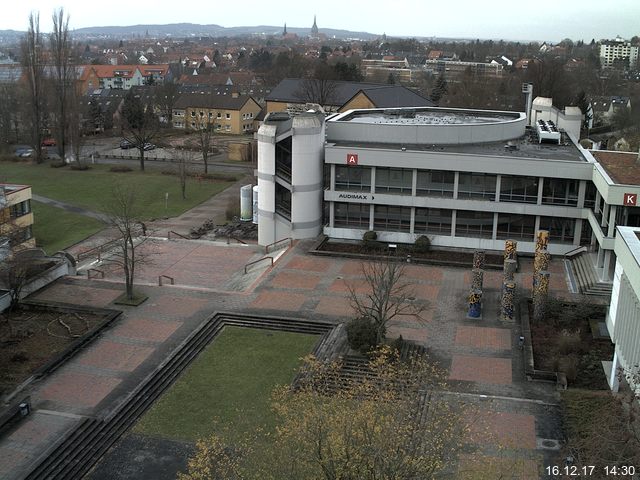 Foto der Webcam: Verwaltungsgebäude, Innenhof mit Audimax, Hörsaal-Gebäude 1