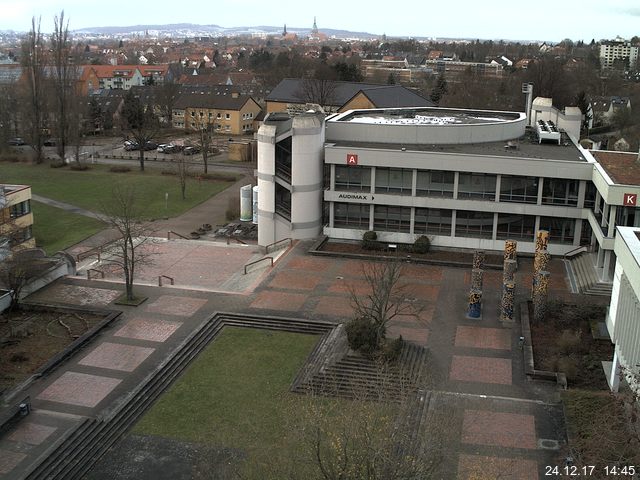 Foto der Webcam: Verwaltungsgeb&auml;ude, Innenhof mit Audimax, H&ouml;rsaal-Geb&auml;ude 1