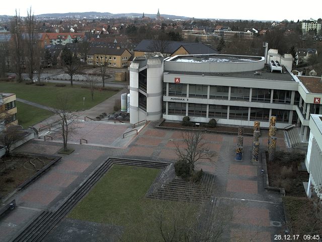 Foto der Webcam: Verwaltungsgebäude, Innenhof mit Audimax, Hörsaal-Gebäude 1