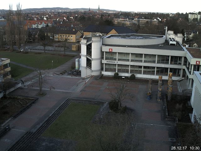 Foto der Webcam: Verwaltungsgebäude, Innenhof mit Audimax, Hörsaal-Gebäude 1