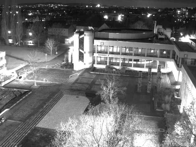 Foto der Webcam: Verwaltungsgebäude, Innenhof mit Audimax, Hörsaal-Gebäude 1