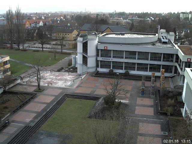 Foto der Webcam: Verwaltungsgebäude, Innenhof mit Audimax, Hörsaal-Gebäude 1